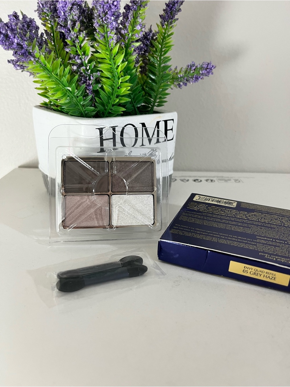 05 Grey Haze, Estée Lauder Pure Color Envy Luxe Eyeshadow Quad Refill, 0.21 OZ - Picture 4 of 6